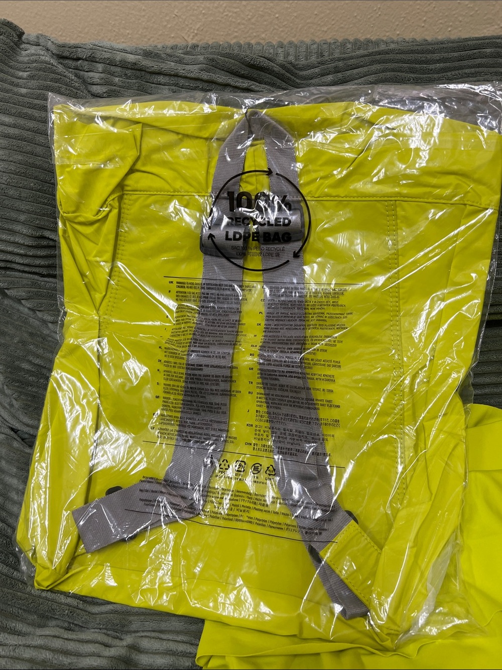 Stella McCartney x adidas Neon Yellow Gymsack backpack - Picture 3 of 4